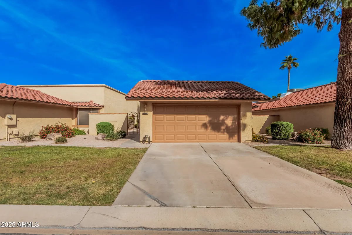 Property Slideshow image 1 of 20 | 12333 s shoshoni dr, Phoenix, AZ, 85044