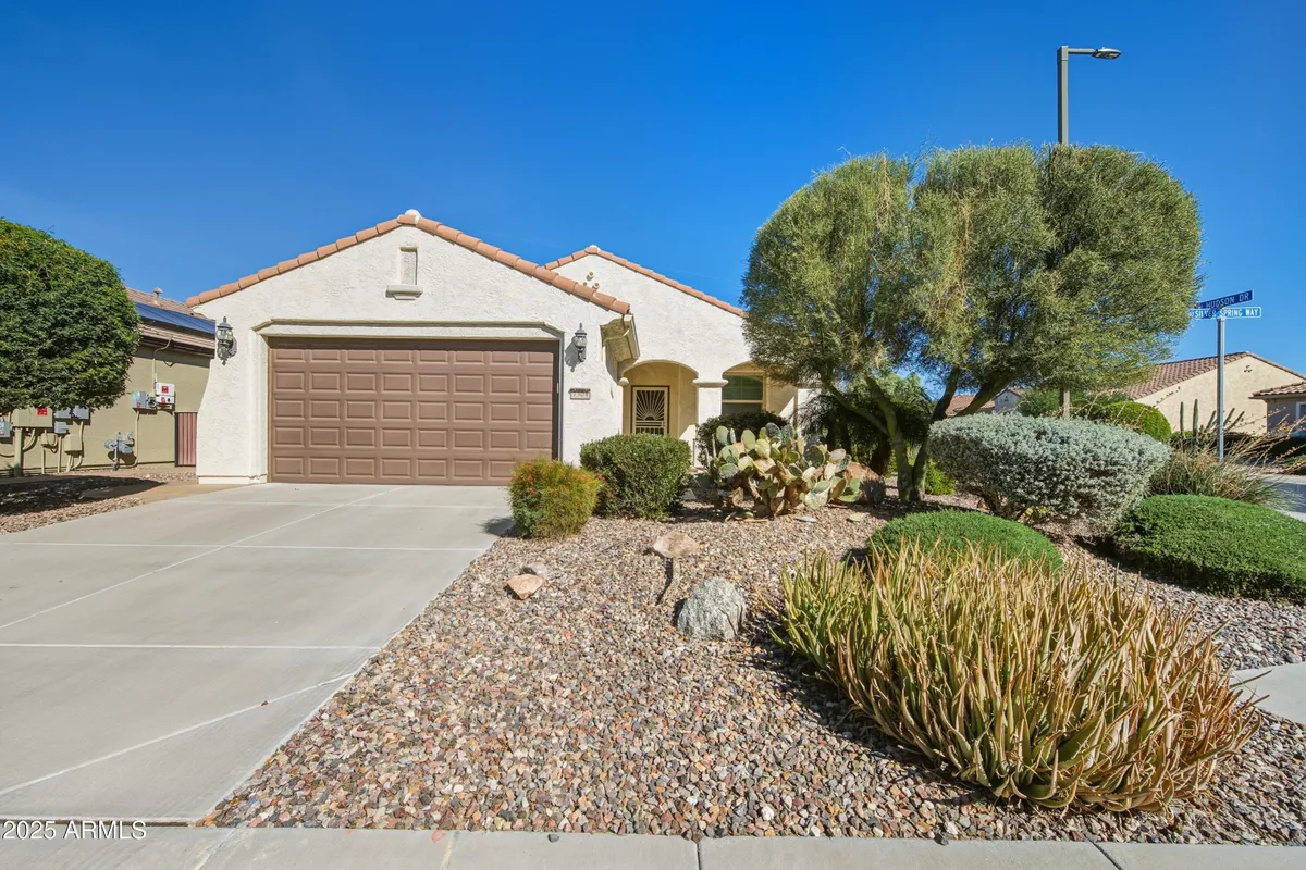 Property Slideshow image 1 of 47 | 7304 w silver spring way, Florence, AZ, 85132