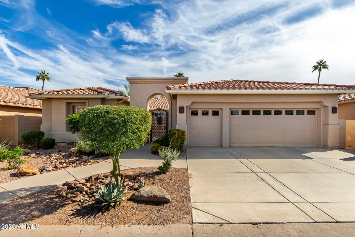 Property Slideshow image 1 of 54 | 24419 s lakestar dr, Sun Lakes, AZ, 85248
