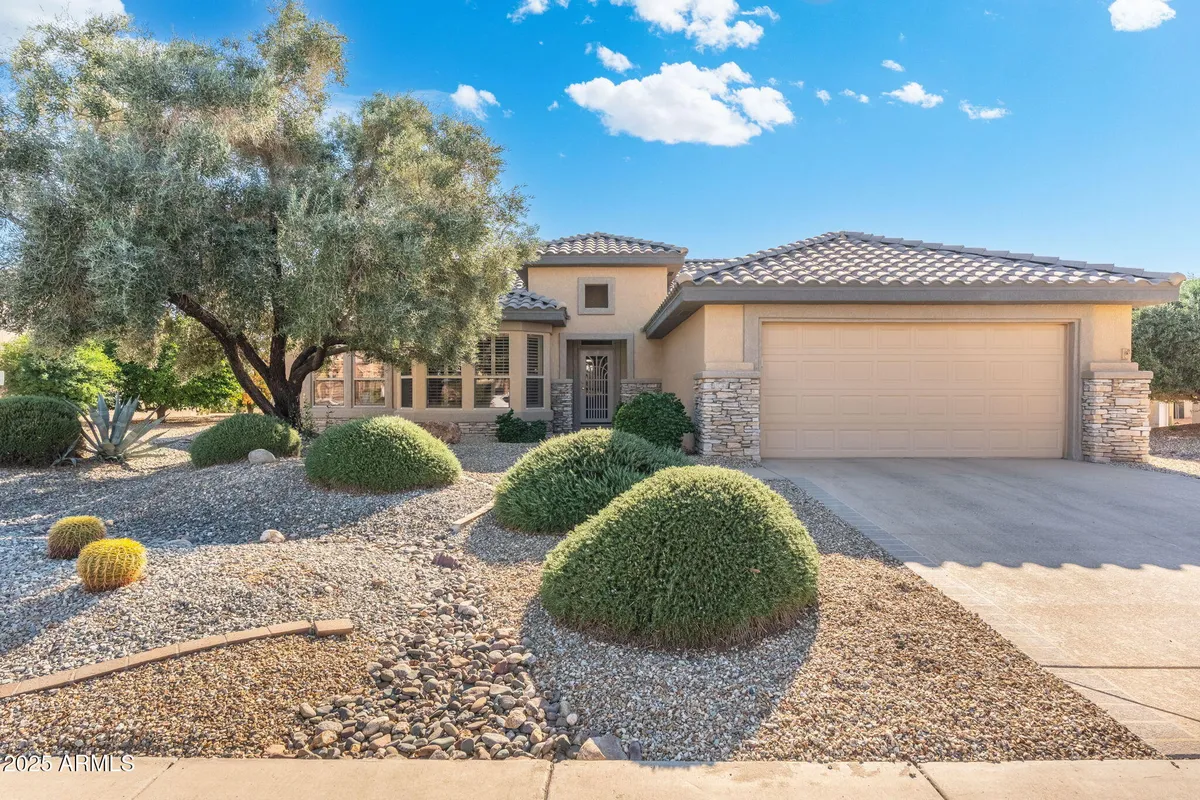 Property Slideshow image 1 of 43 | 15543 w agua linda ln, Surprise, AZ, 85374