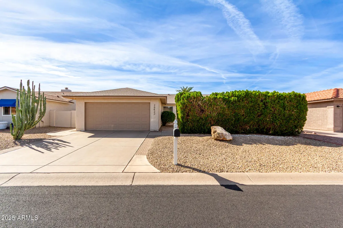 Property Slideshow image 1 of 38 | 26422 s new town dr, Sun Lakes, AZ, 85248