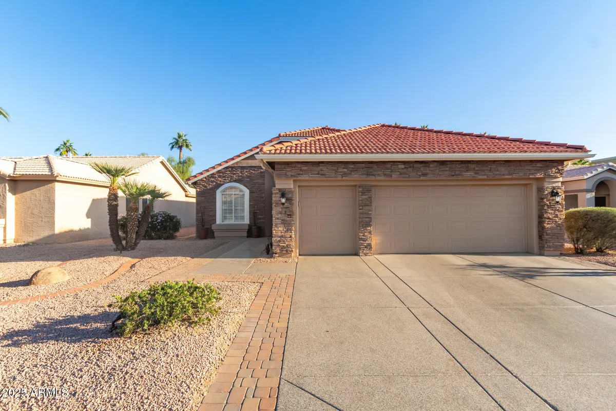 Property Slideshow image 1 of 32 | 9425 e nacoma dr, Sun Lakes, AZ, 85248
