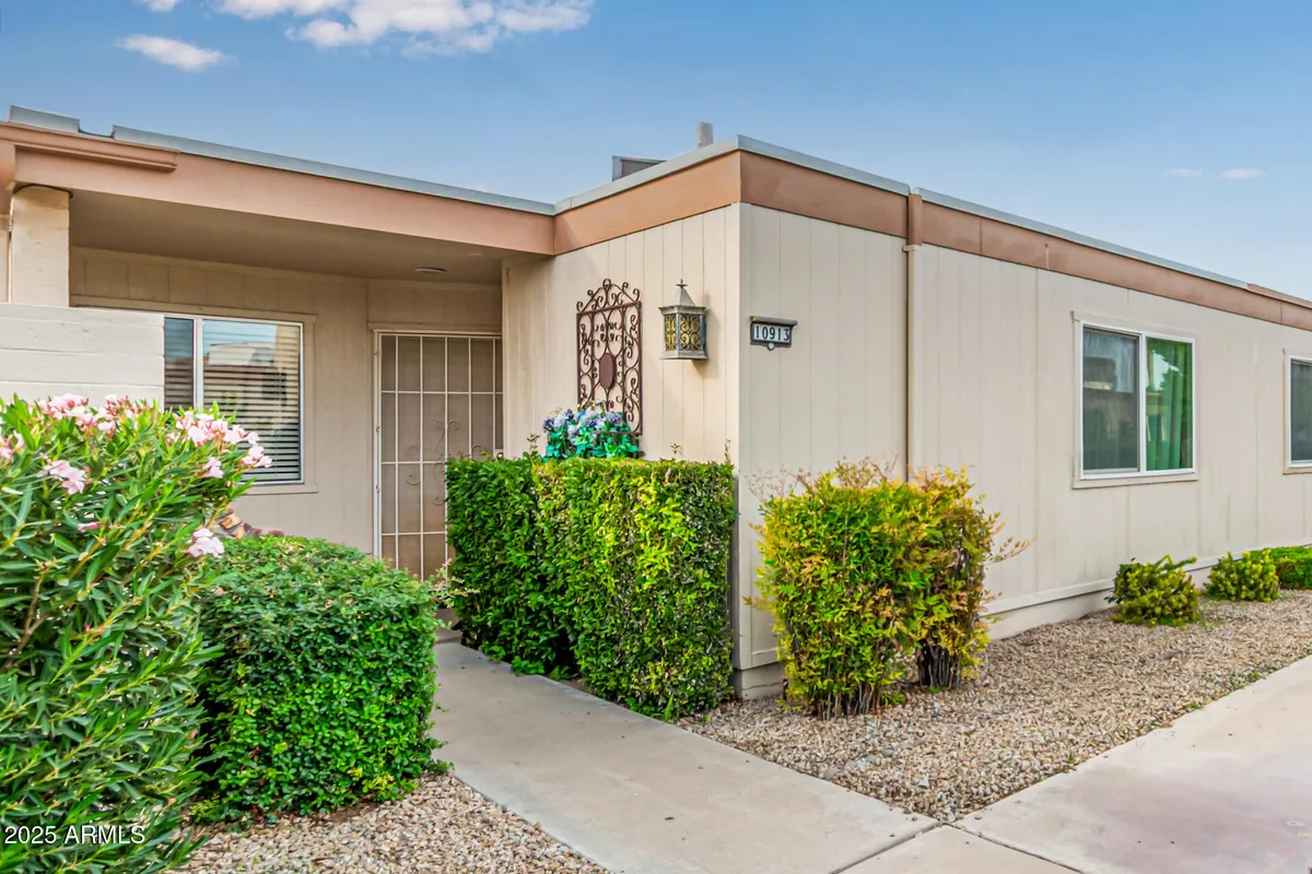 Property Slideshow image 1 of 43 | 10913 w coggins dr, Sun City, AZ, 85351