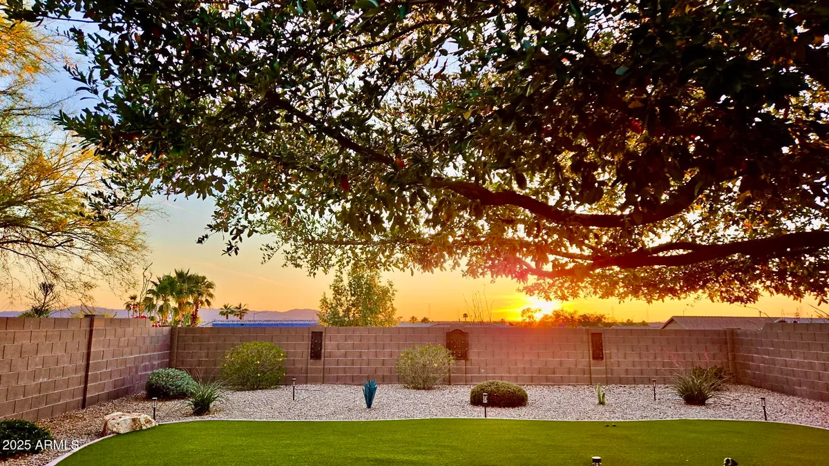 Property Slideshow image 1 of 35 | 19556 n 107th dr, Sun City, AZ, 85373