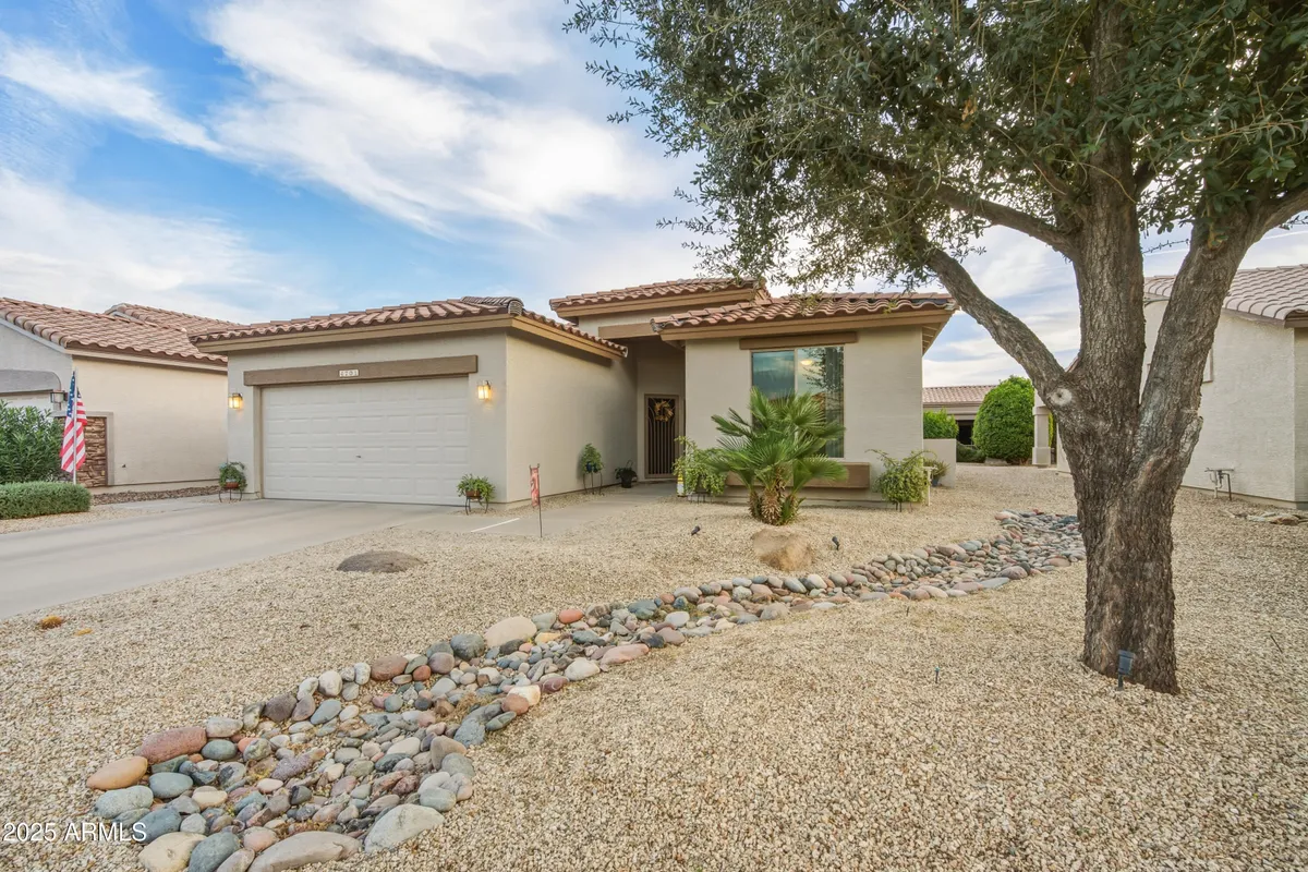 Property Slideshow image 1 of 28 | 4701 e nightingale ln, Gilbert, AZ, 85298