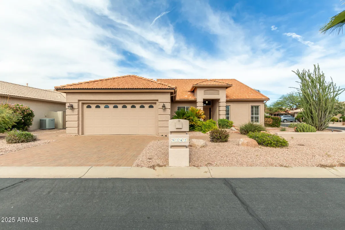 Property Slideshow image 1 of 115 | 9342 e coopers hawk dr, Sun Lakes, AZ, 85248