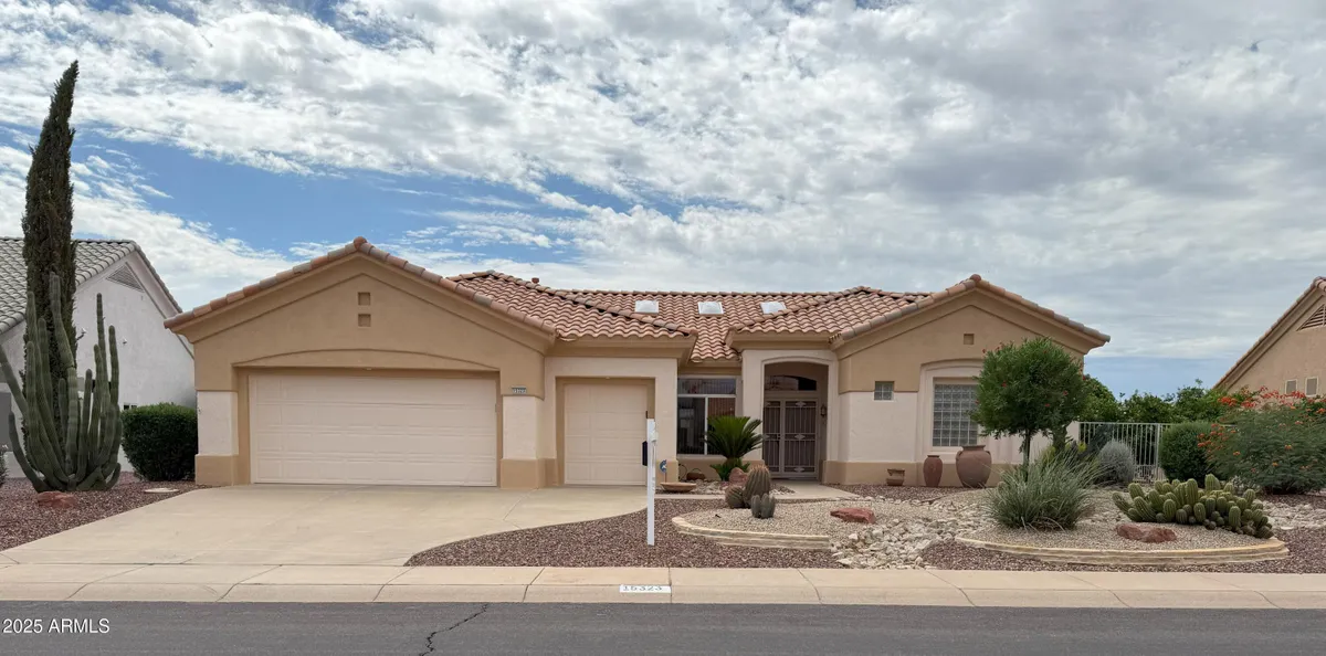 Property Slideshow image 1 of 11 | 15323 w robertson dr, Sun City West, AZ, 85375