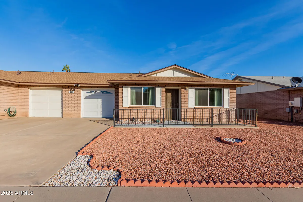 Property Slideshow image 1 of 27 | 9919 n 97th dr b, Peoria, AZ, 85345