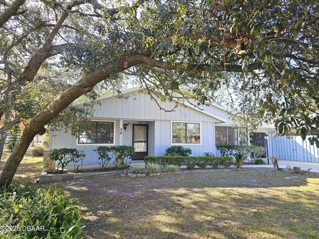 Property Slideshow image 1 of 47 | 39 crooked pine rd, Port Orange, FL, 32128