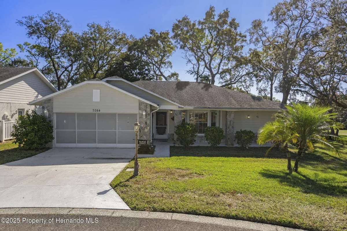 Property Slideshow image 1 of 101 | 7084 pond view ct, Spring Hill, FL, 34606