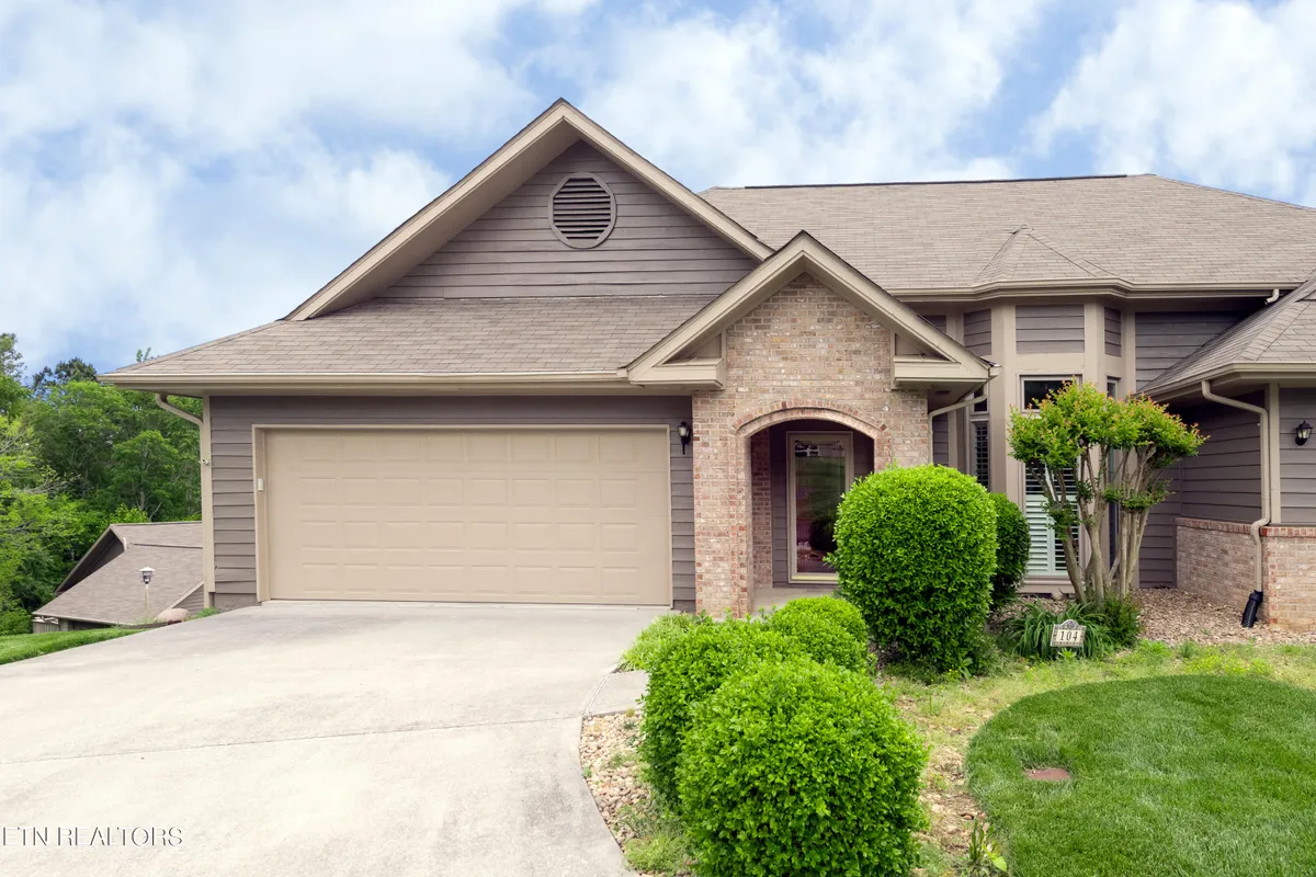 Property Slideshow image 1 of 49 | 104 chota hills trce, Loudon, TN, 37774