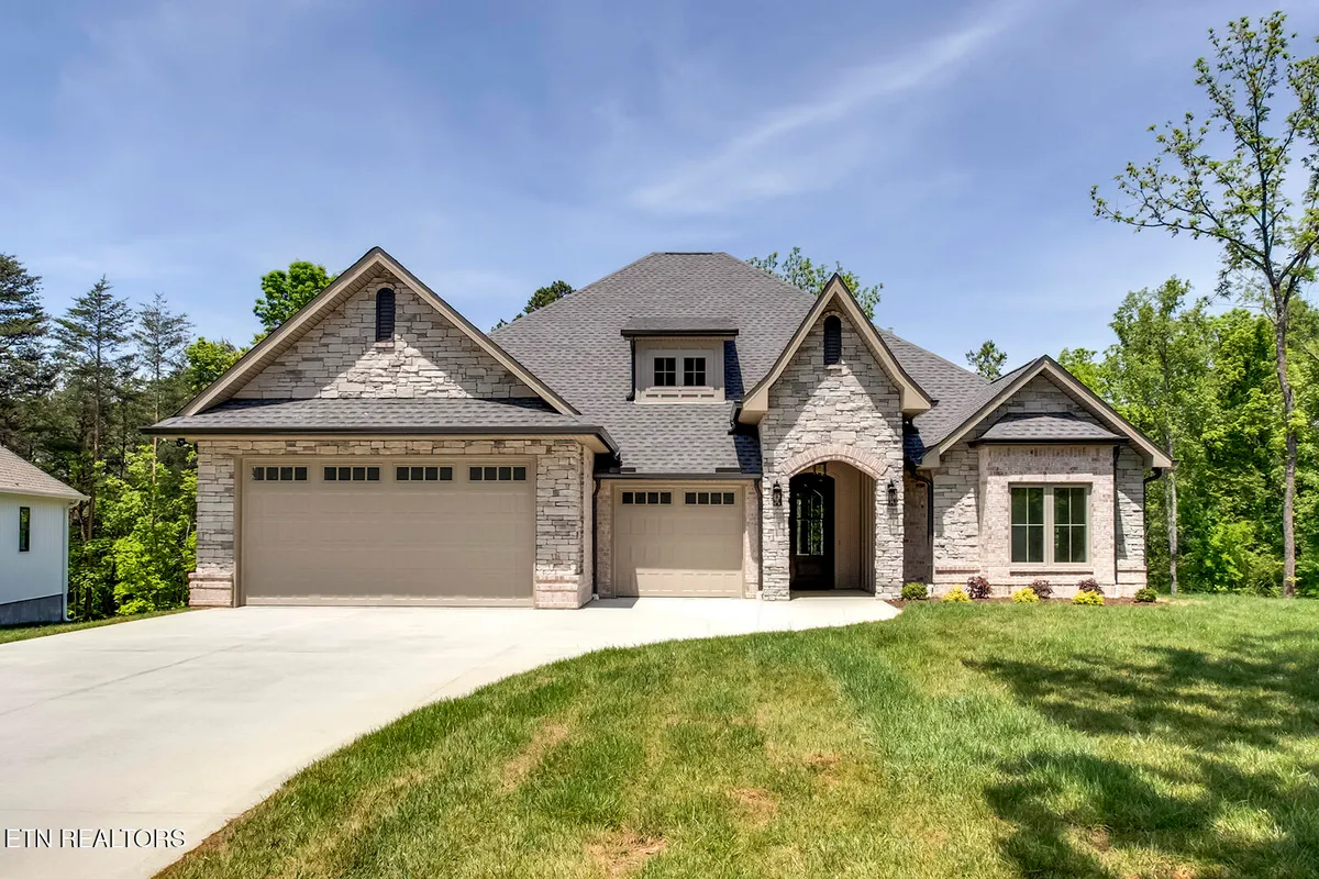 Property Slideshow image 1 of 41 | 306 uhdali pl, Loudon, TN, 37774