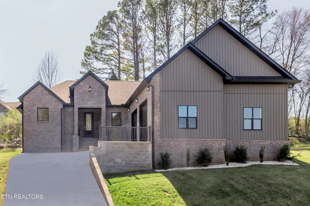 Property Slideshow image 1 of 55 | 405 awohili trce, Loudon, TN, 37774