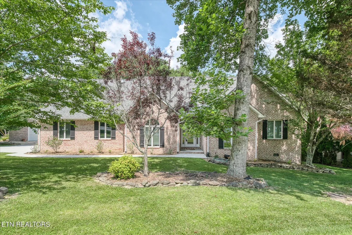 Property Slideshow image 1 of 62 | 126 markham ln, Crossville, TN, 38558