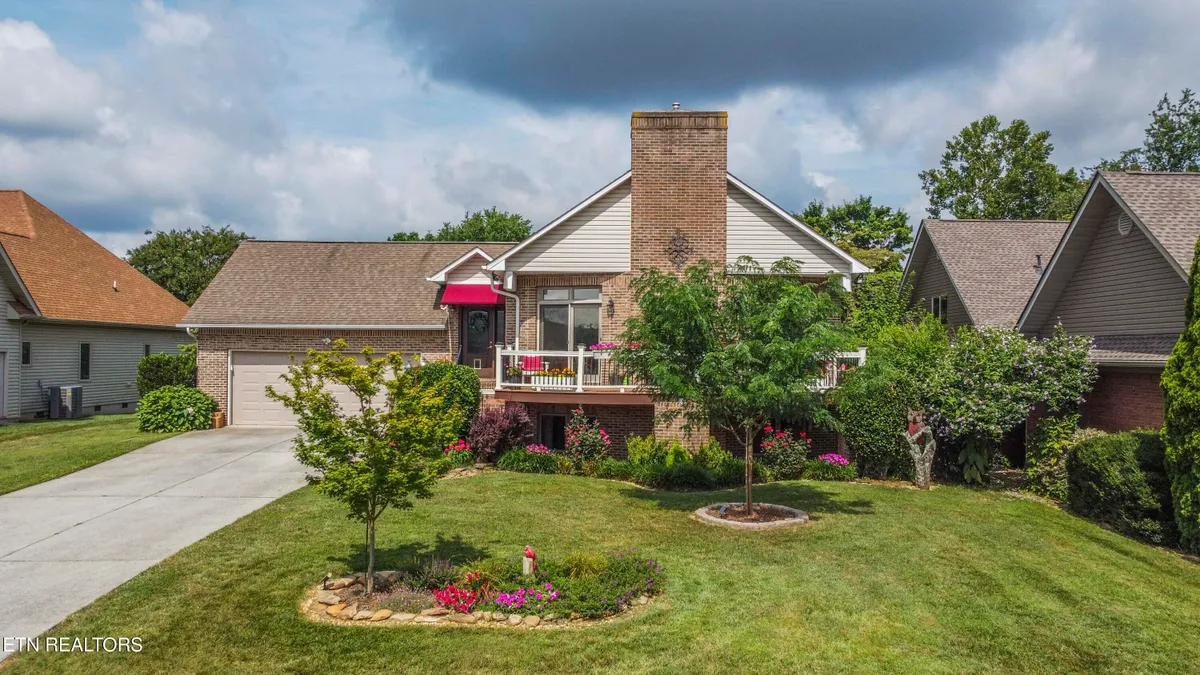 Property Slideshow image 1 of 58 | 127 kiowa way, Loudon, TN, 37774