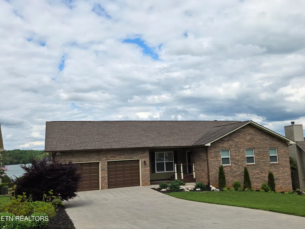 Property Slideshow image 1 of 49 | 309 chuniloti cir, Loudon, TN, 37774