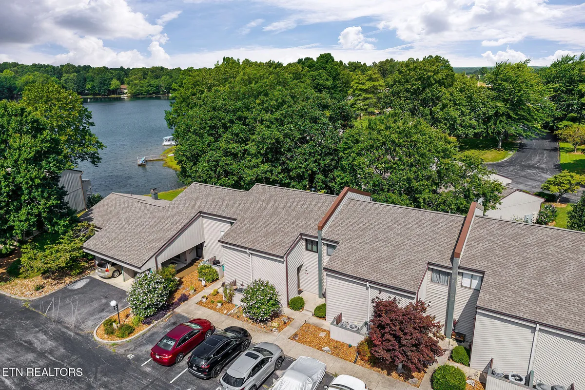 Property Slideshow image 1 of 44 | 38 lakeshore ln 47, Crossville, TN, 38558