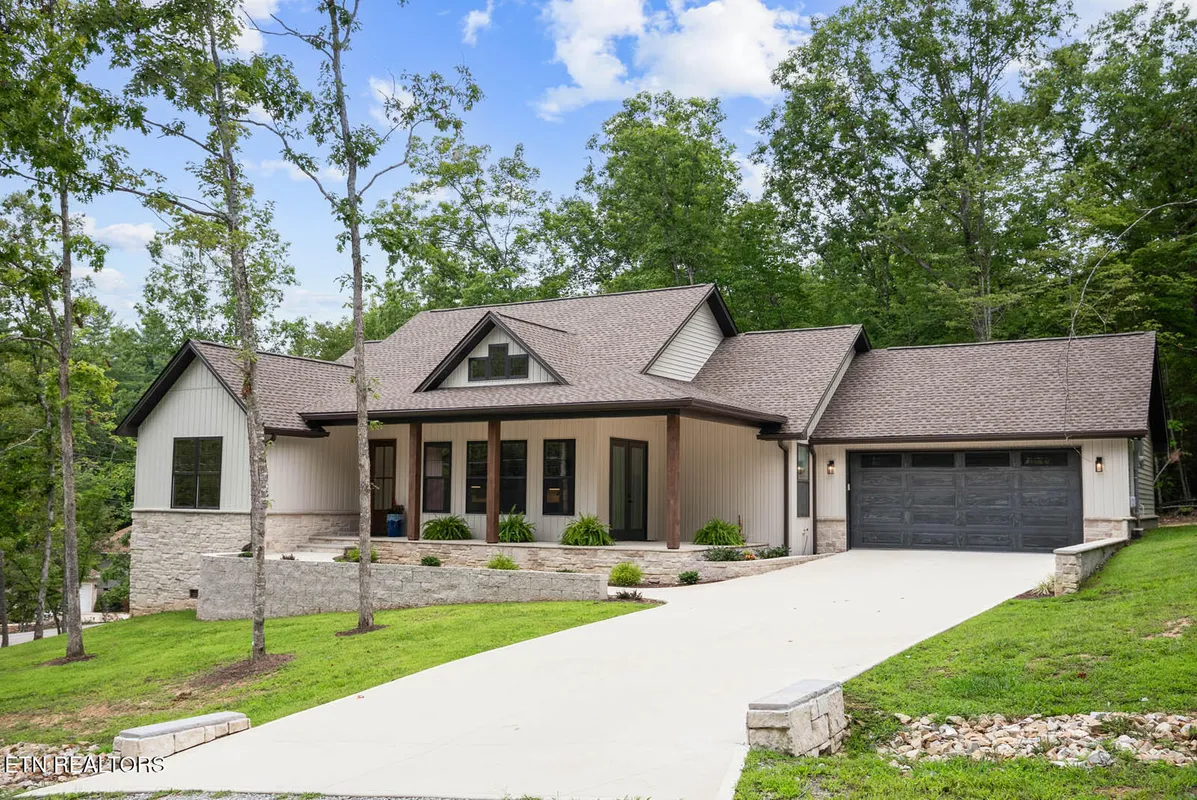 Property Slideshow image 1 of 52 | 11 brenningham ln, Crossville, TN, 38558