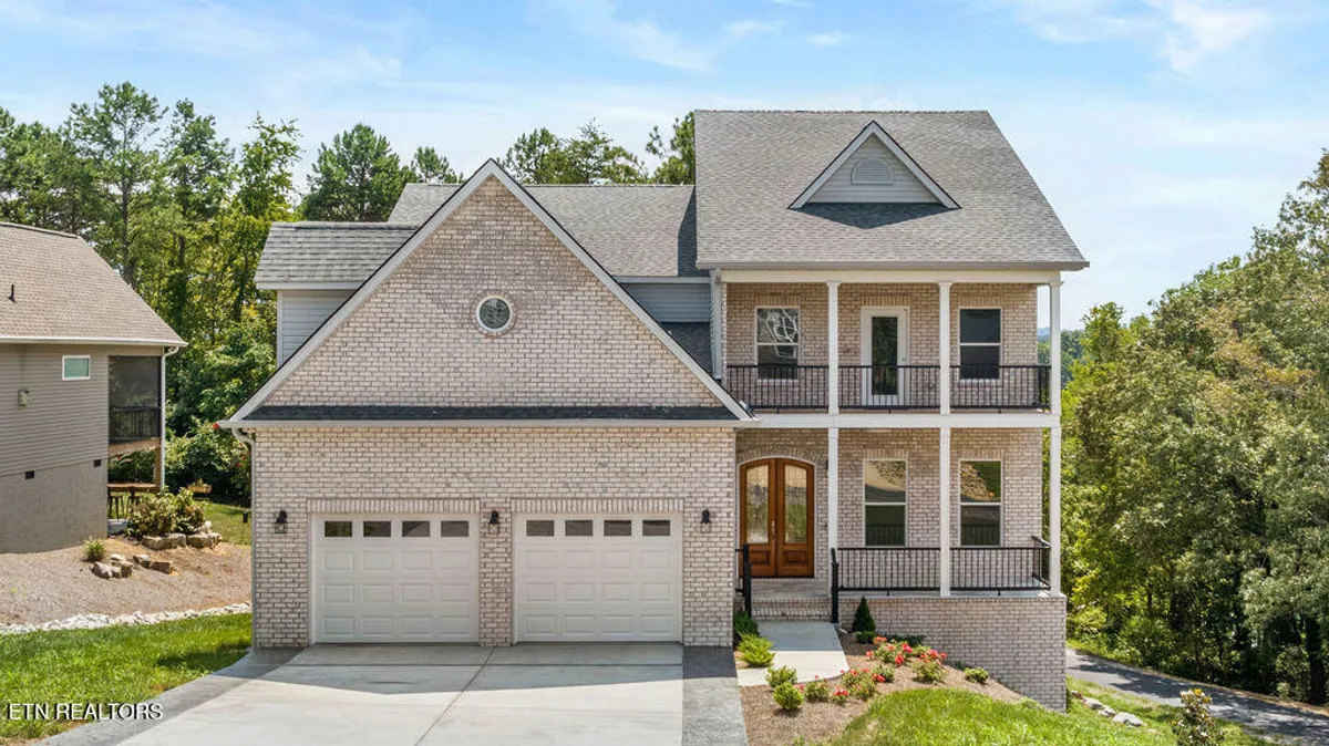 Property Slideshow image 1 of 48 | 168 amohi way, Loudon, TN, 37774