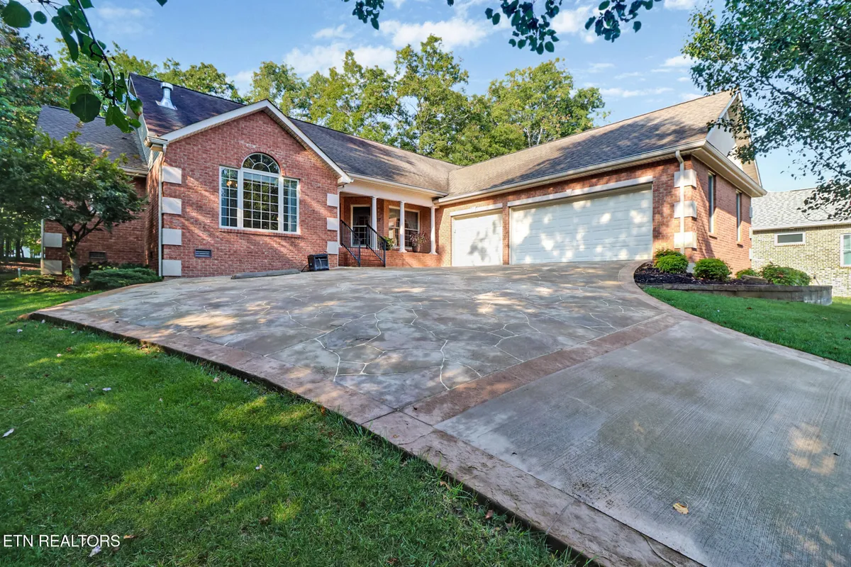 Property Slideshow image 1 of 44 | 107 forest hill dr, Crossville, TN, 38558