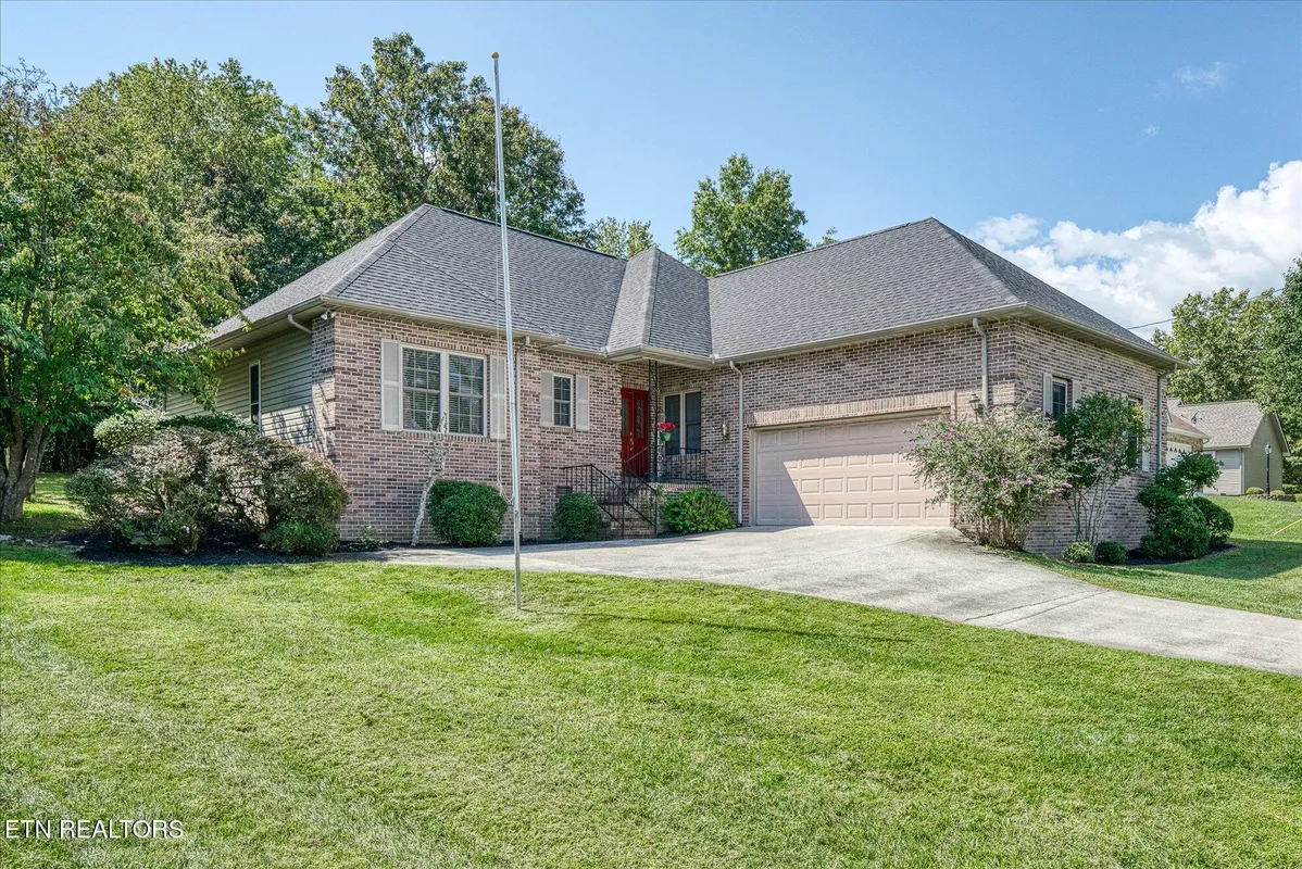 Property Slideshow image 1 of 32 | 145 forest hill dr, Crossville, TN, 38558