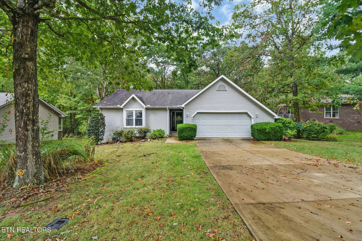 Property Slideshow image 1 of 31 | 132 cromwell ln, Crossville, TN, 38558