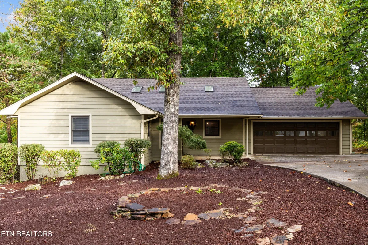 Property Slideshow image 1 of 29 | 137 kawatuska way, Loudon, TN, 37774