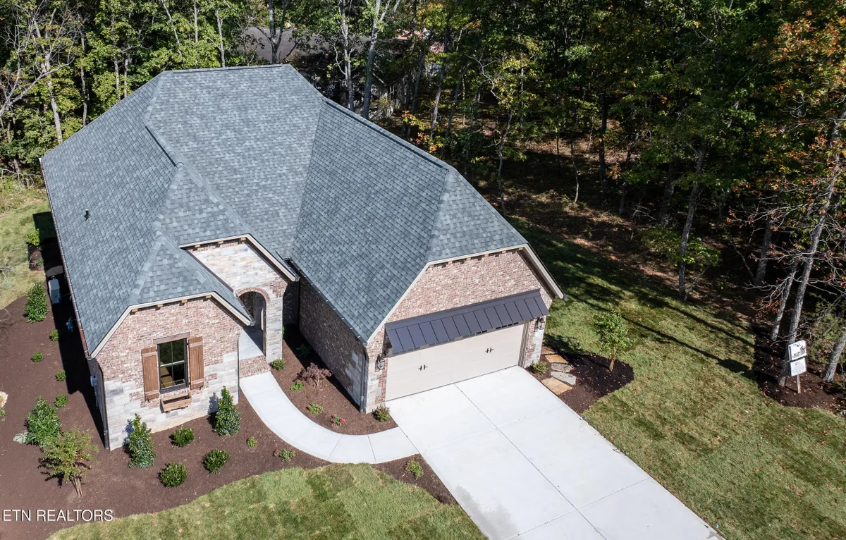 Property Slideshow image 1 of 43 | 14 bent oak ln, Crossville, TN, 38558