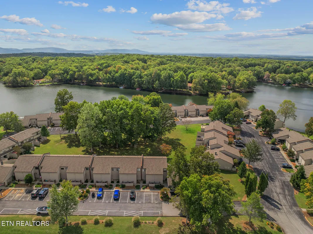 Property Slideshow image 1 of 53 | 10 lakeshore ter 62, Crossville, TN, 38558