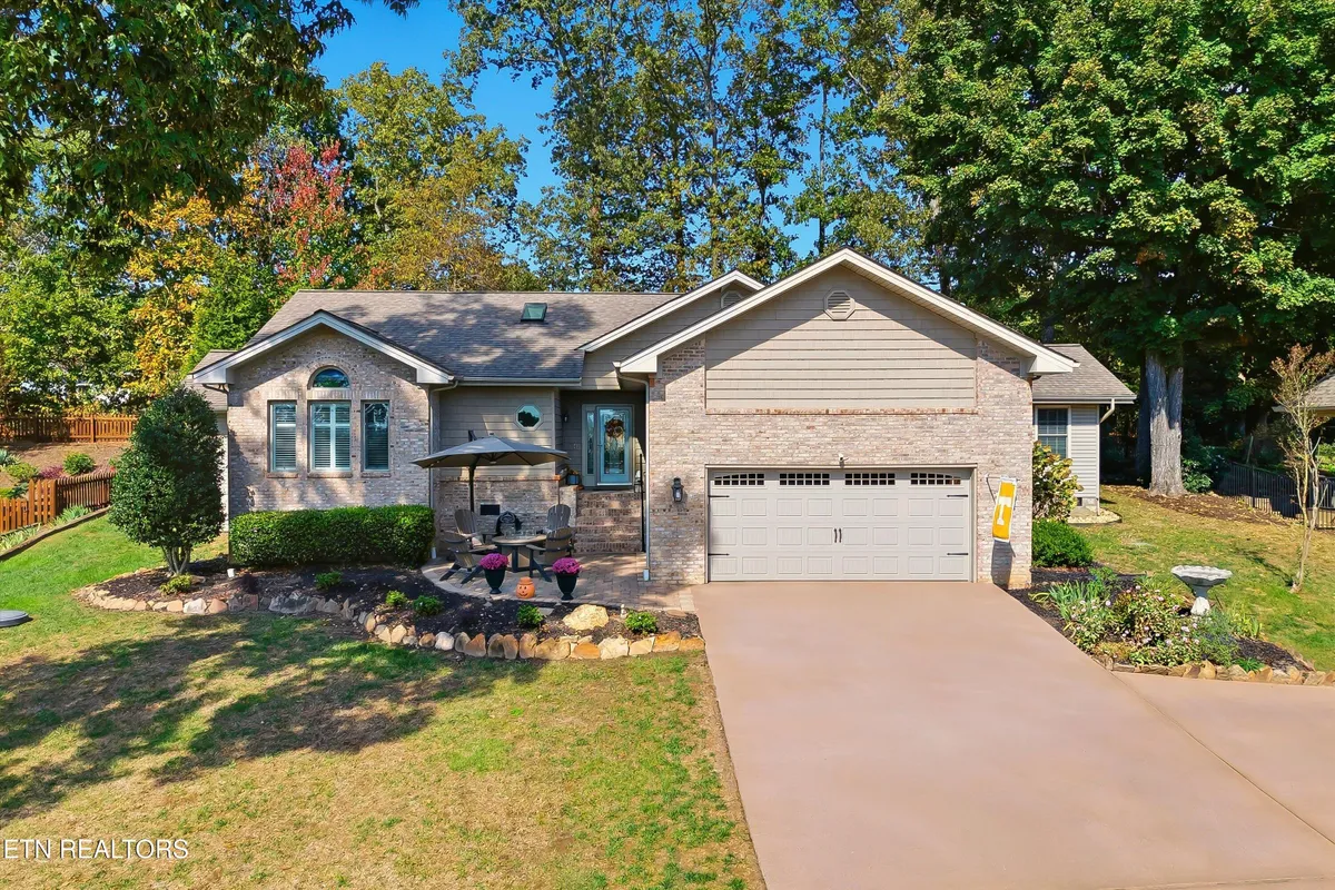 Property Slideshow image 1 of 36 | 301 tahlequah dr, Loudon, TN, 37774