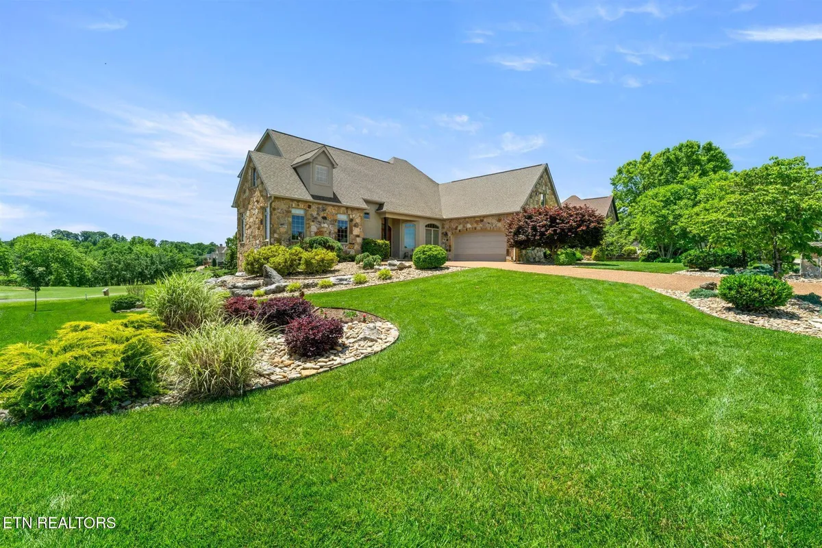 Property Slideshow image 1 of 46 | 170 blue jay ave, Vonore, TN, 37885