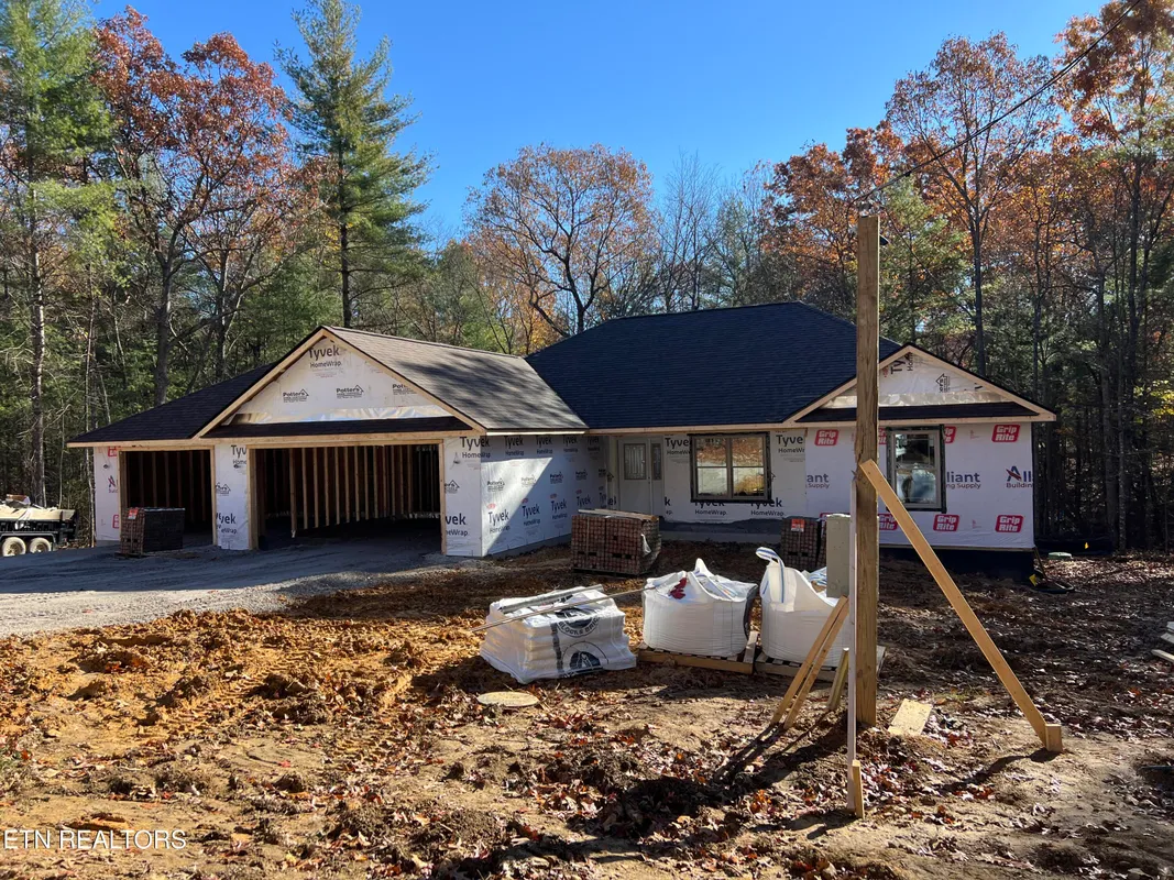 Property Slideshow image 1 of 3 | 183 natchez cir, Crossville, TN, 38558