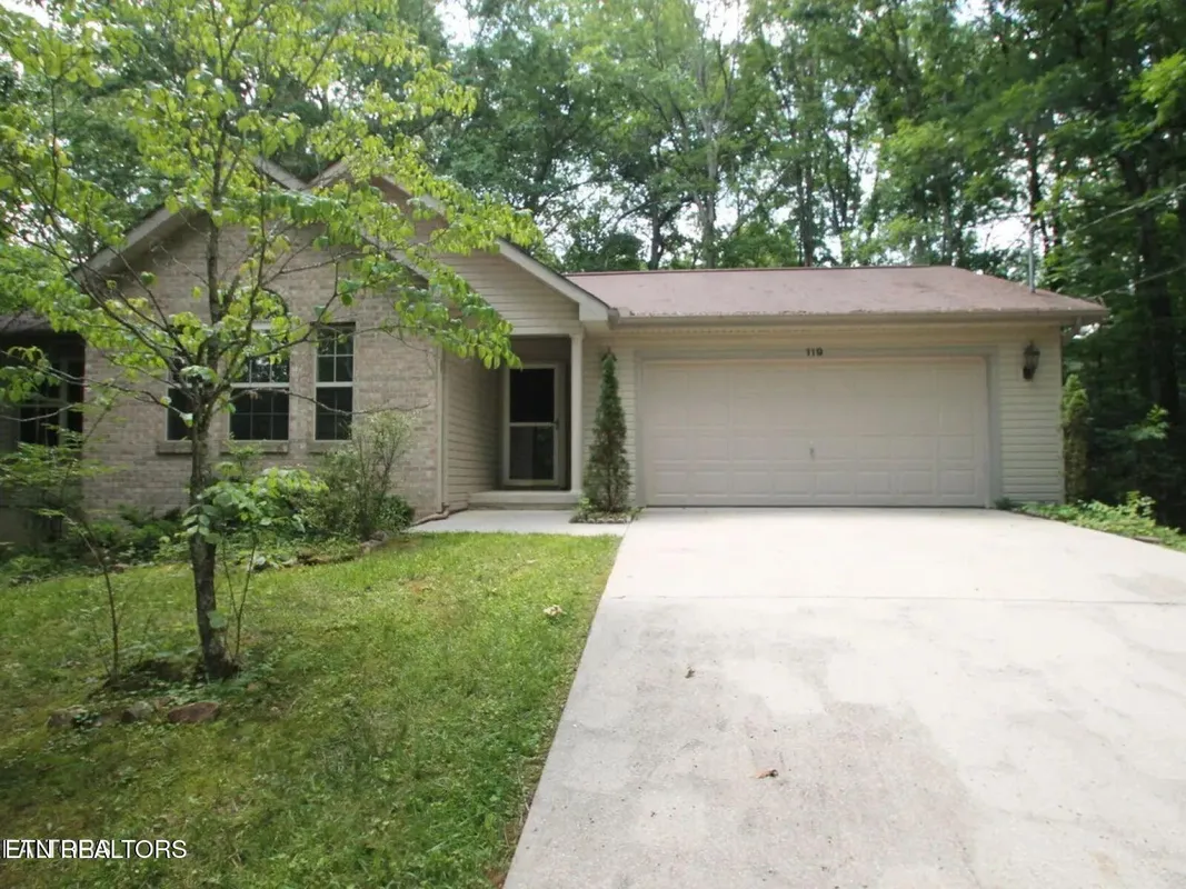 Property Slideshow image 1 of 29 | 119 anglewood dr, Crossville, TN, 38558