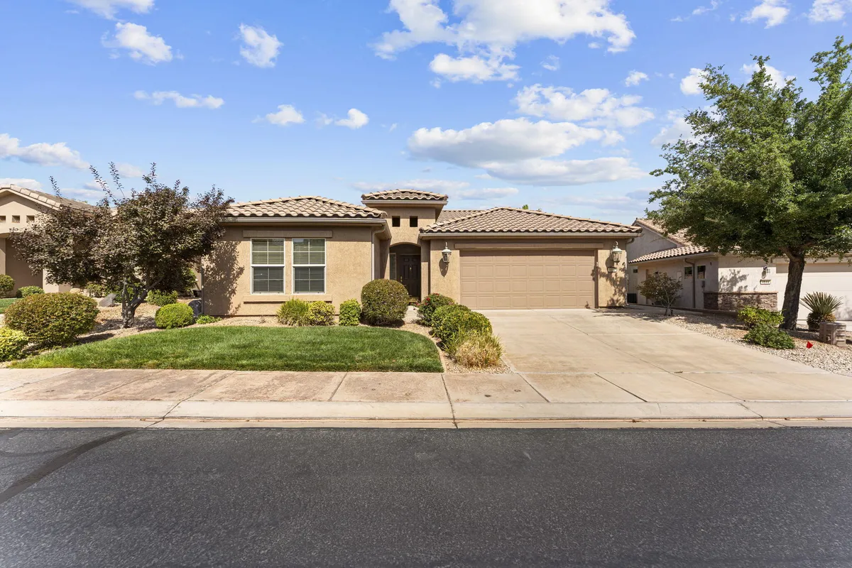 Property Slideshow image 1 of 36 | 4652 s medallion dr, St George, UT, 84790