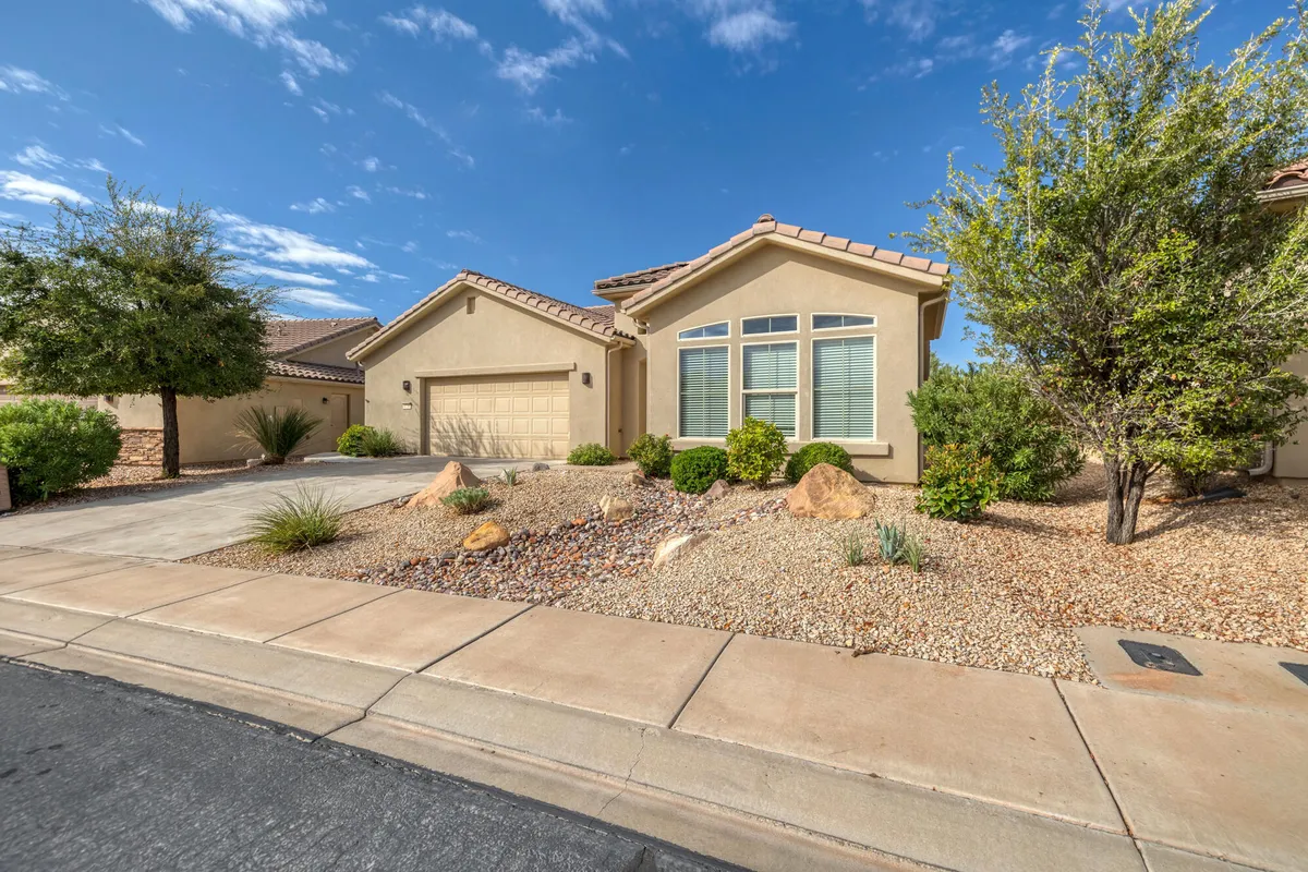 Property Slideshow image 1 of 28 | 4730 s medallion dr, St George, UT, 84790