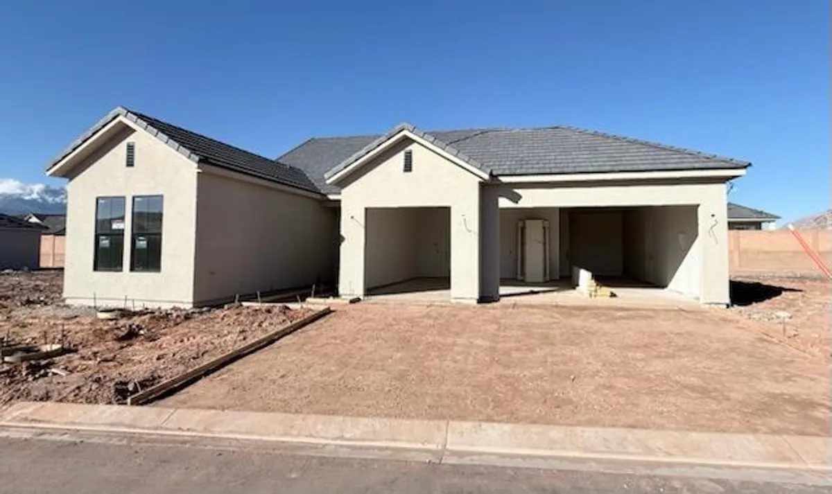 Property Slideshow image 1 of 15 | 964 w hamilton ave, Toquerville, UT, 84774