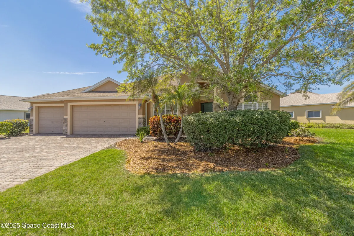 Property Slideshow image 1 of 57 | 2842 galindo cir, Melbourne, FL, 32940