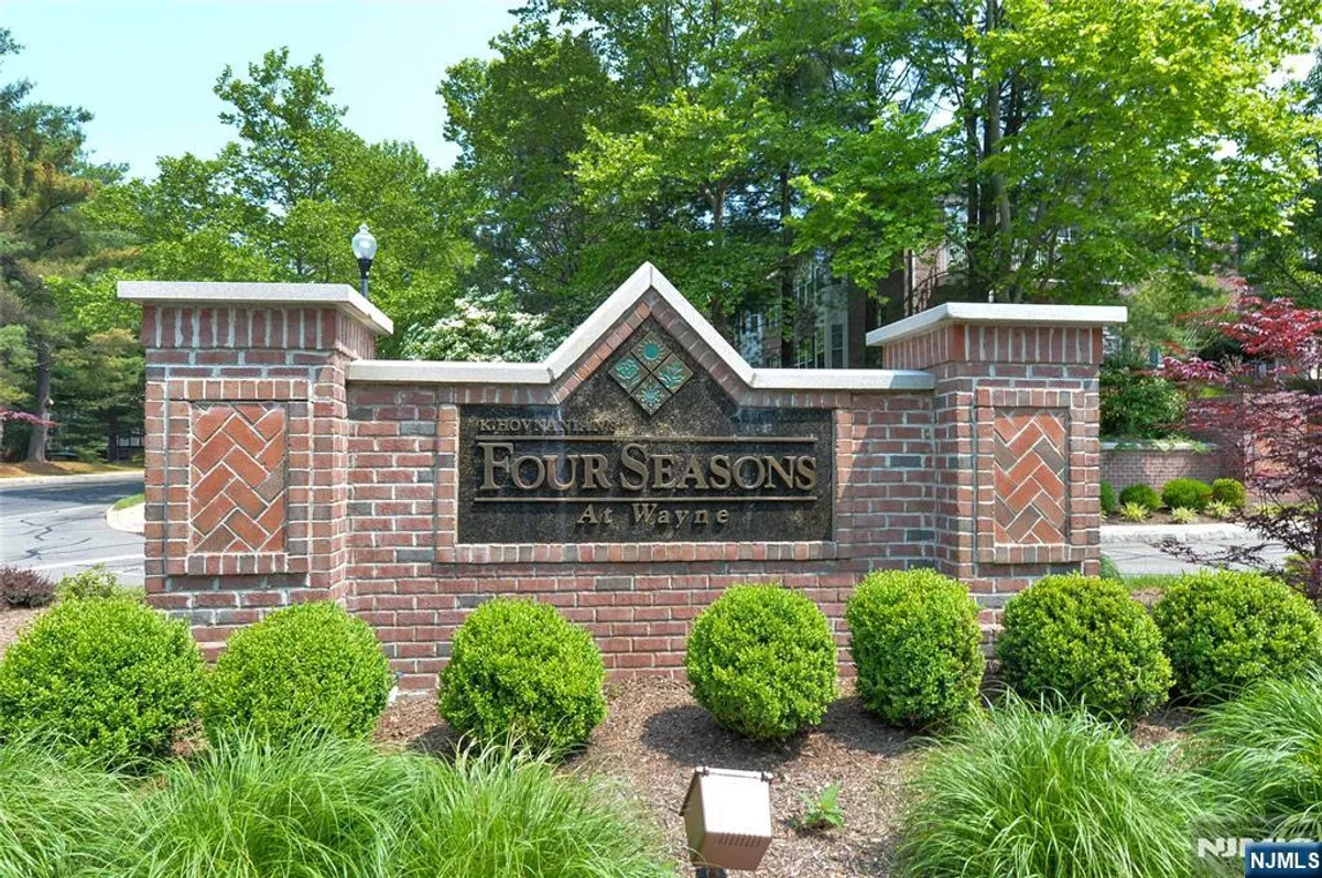 Property Slideshow image 1 of 25 | 103 four seasons dr # 103, Wayne, NJ, 07470
