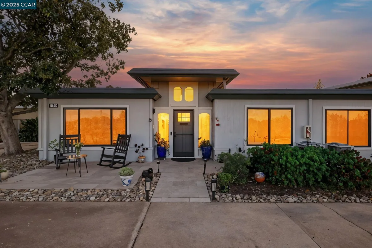 Property Slideshow image 1 of 60 | 1940 golden rain rd apt 5, Walnut Creek, CA, 94595