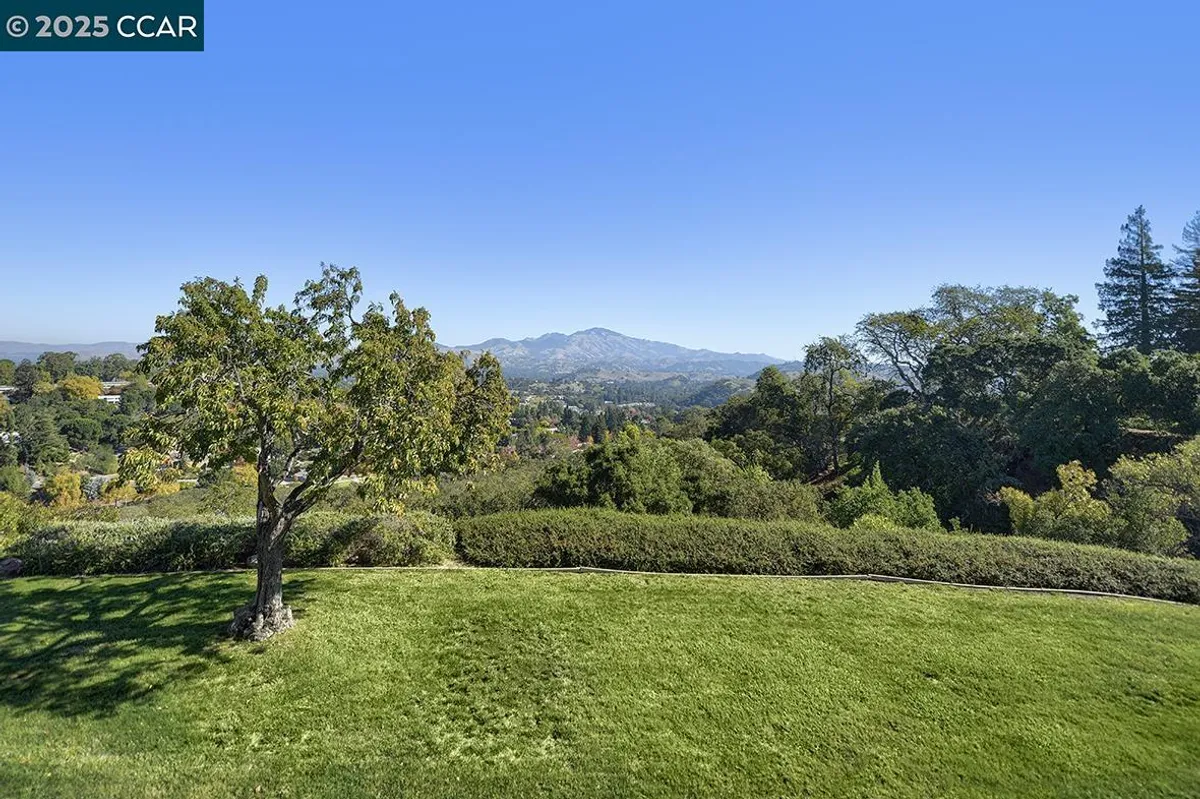 Property Slideshow image 1 of 58 | 2001 skycrest dr 4, Walnut Creek, CA, 94595