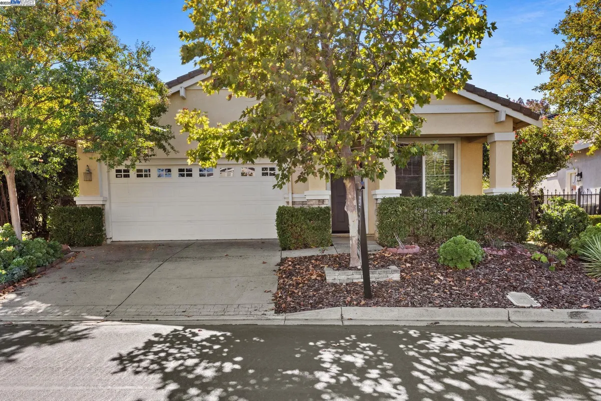 Property Slideshow image 1 of 36 | 993 centennial dr, Brentwood, CA, 94513
