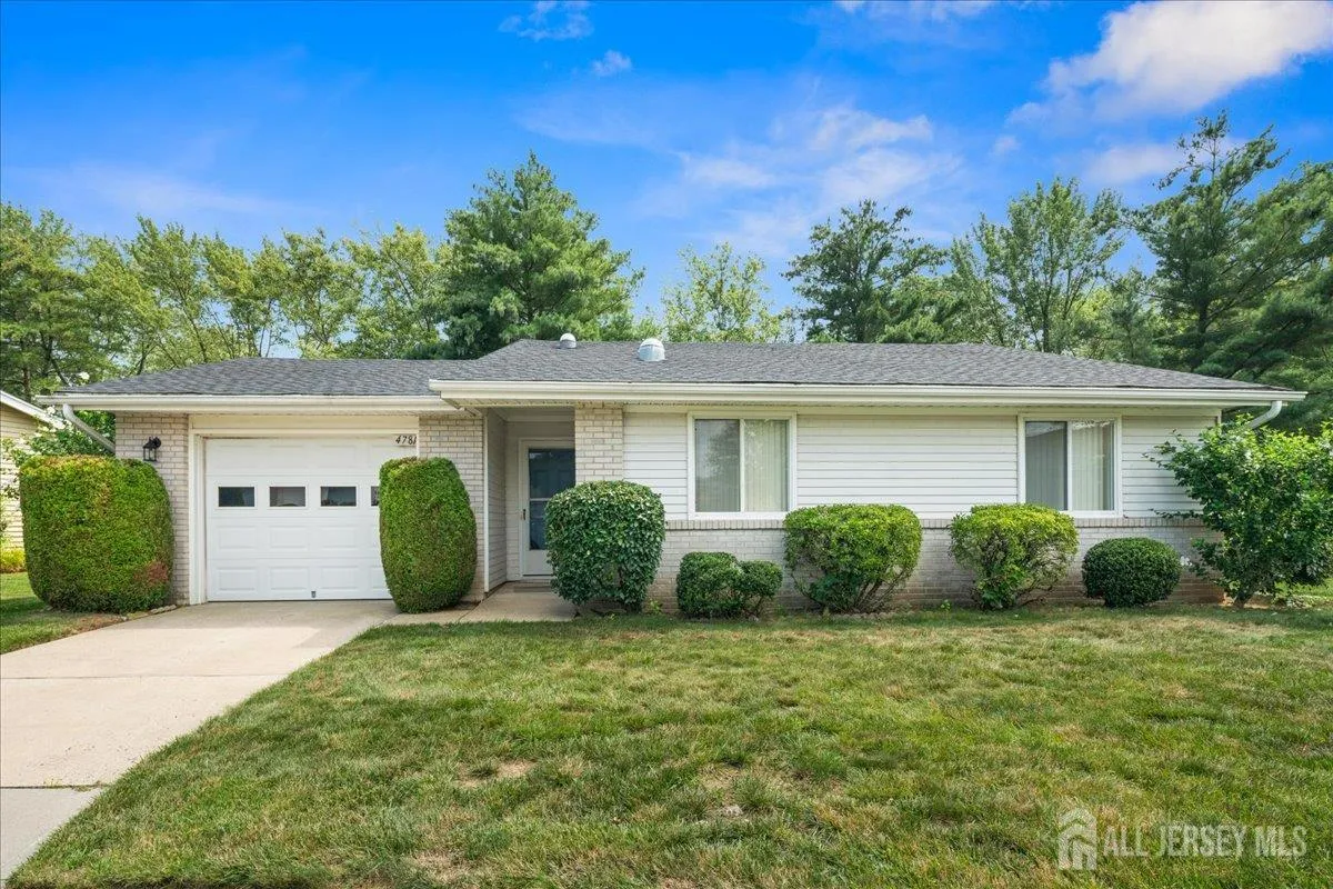 Property Slideshow image 1 of 25 | 478 fairton dr 478a, Monroe, NJ, 08831