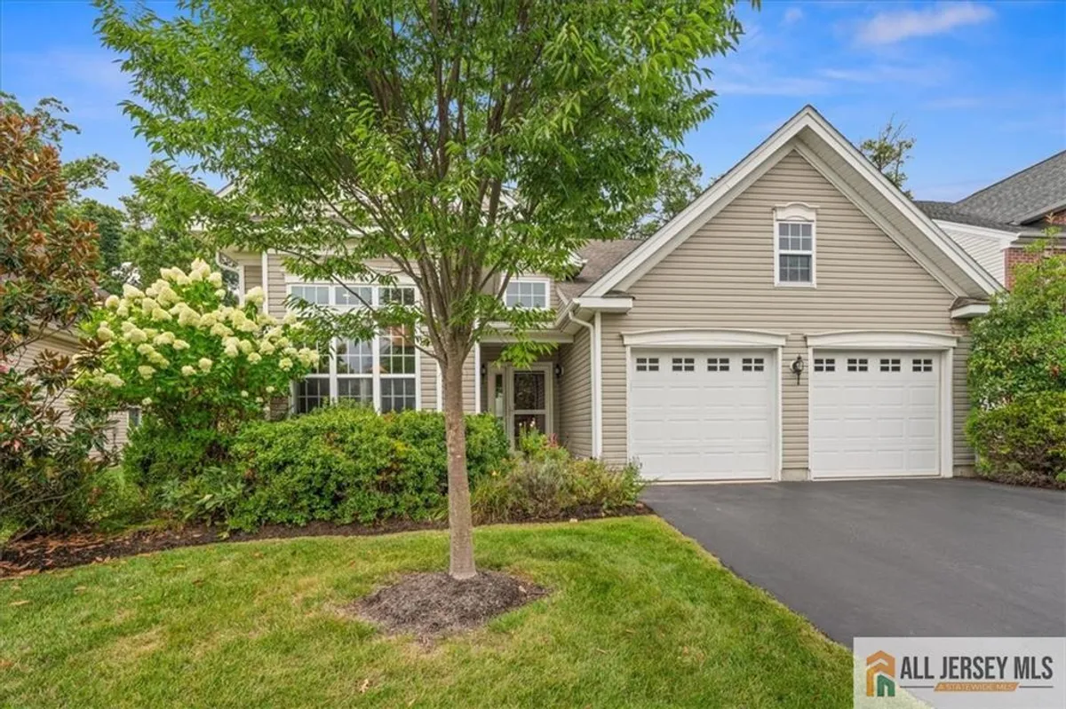 Property Slideshow image 1 of 52 | 14 hardwick dr, Kendall Park, NJ, 08824