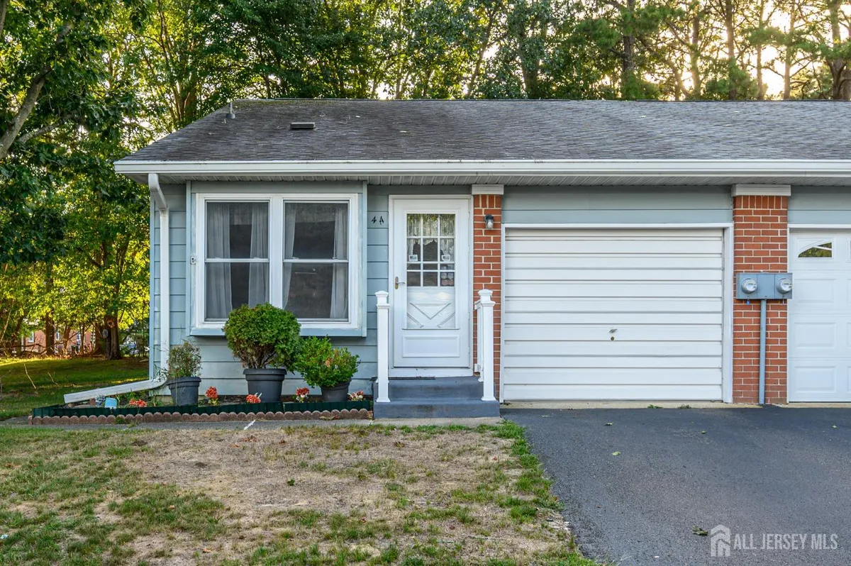 Property Slideshow image 1 of 27 | 4a salem dr, Whiting, NJ, 08759
