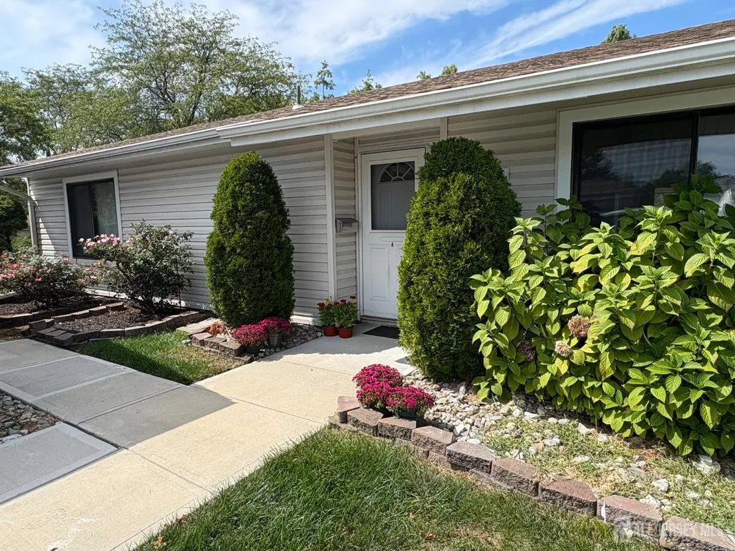 Property Slideshow image 1 of 23 | 6a aspen plz, Monroe, NJ, 08831