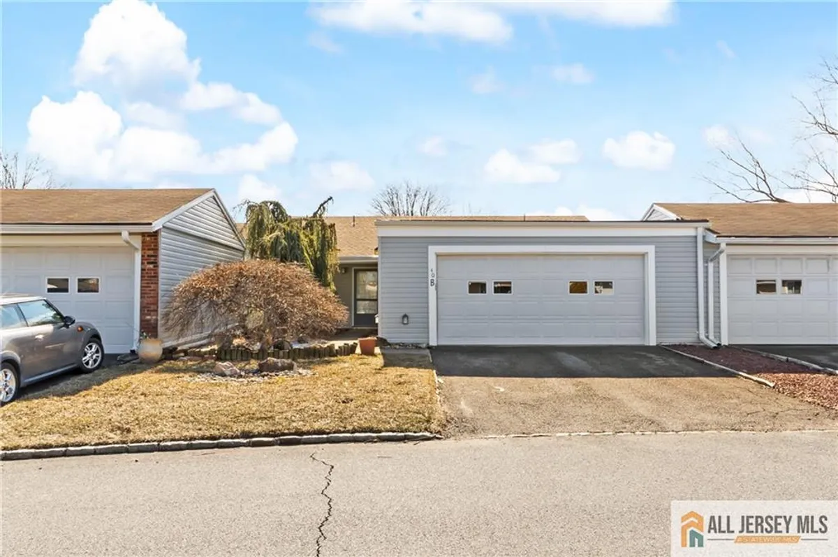 Property Slideshow image 1 of 33 | 40 haddon rd 40b, Monroe, NJ, 08831