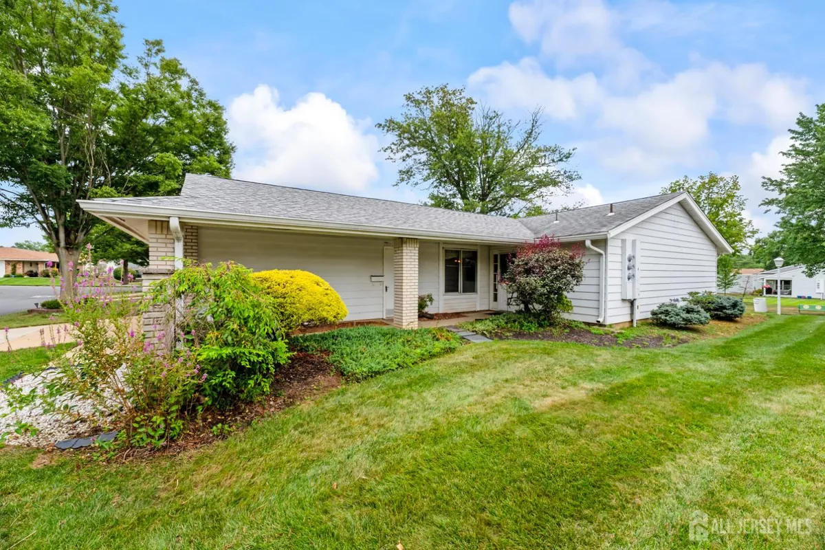 Property Slideshow image 1 of 22 | 166 laurel plz 166c, Monroe, NJ, 08831