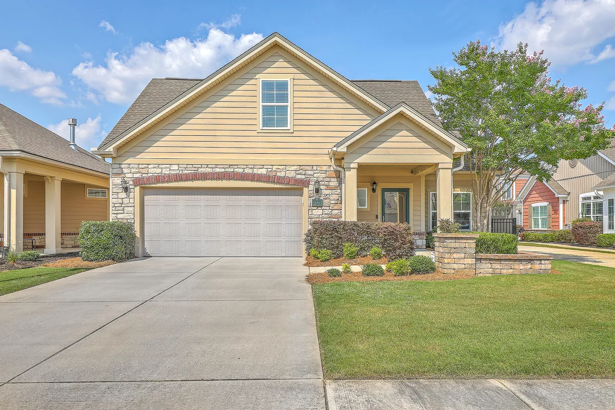 Property Slideshow image 1 of 36 | 271 village stone cir, Summerville, SC, 29486
