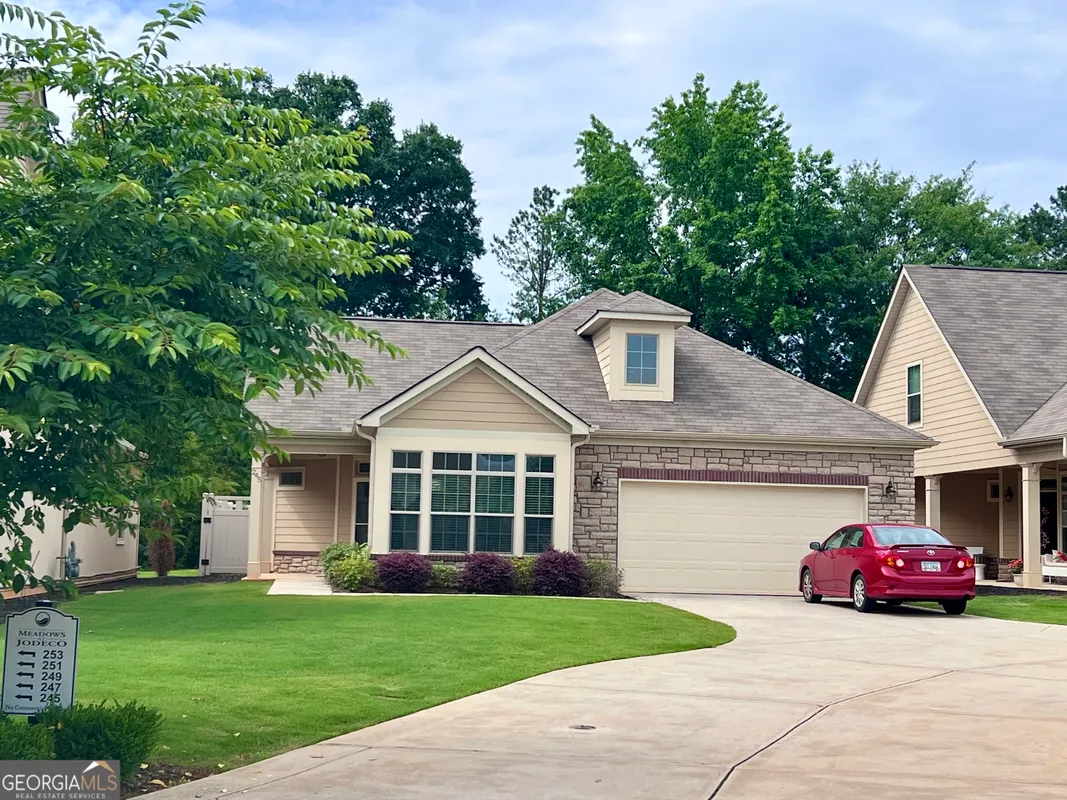 Property Slideshow image 1 of 51 | 245 fenwick cir, Mcdonough, GA, 30253