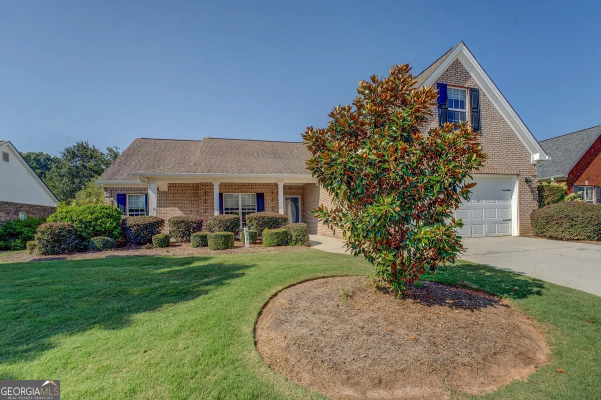 Property Slideshow image 1 of 44 | 413 crossroads dr, Social Circle, GA, 30025